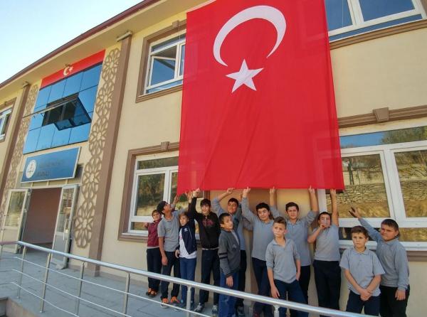 Hasankadı İmam Hatip Ortaokulu Fotoğrafı